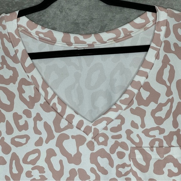 Amazon 5X Shirt Top Brown White Cheetah Print Short Sleeve V Neck Stretch Womens - Picture 3 of 7